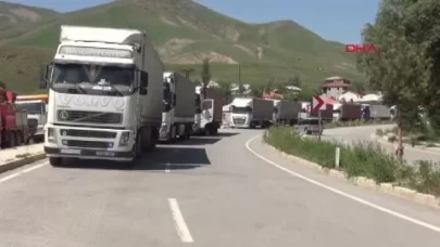 Hakkari - Türkiye-İran sınırında 3 kilometrelik TIR kuyruğu