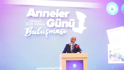 Türk Eğitim Sen'den "İlk Öğretmenimiz Annemiz" Anneler Günü Programı