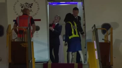 Emmanuel Macron'a eşinden tokat!