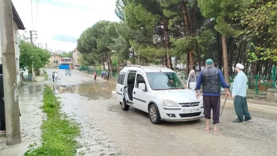 Fındık büyüklüğünde yağan dolu trafik kazasını beraberinde getirdi
