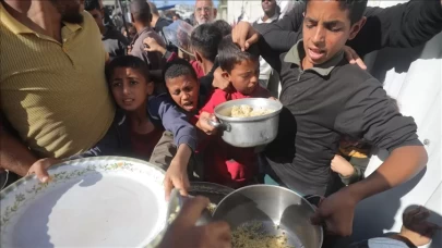 İsrail'den geri adım! Gazze'ye kısmi yardım izni