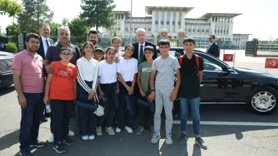 Cumhurbaşkanı Erdoğan, Adıyaman'dan gelen çocuklarla görüştü