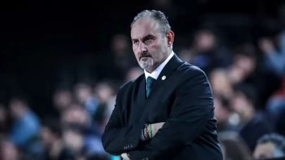 Selçuk Ernak, Polonya'da en iyi başantrenör seçildi