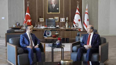 Sanayi ve Teknoloji Bakanı Kacır, KKTC Cumhurbaşkanı Tatar ile bir araya geldi