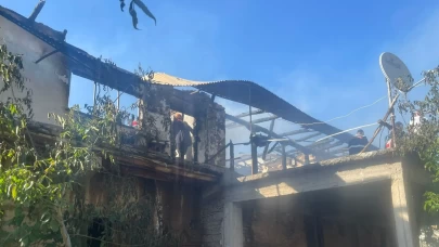 Evde çıkan yangında 92 yaşındaki adam hayatını kaybetti