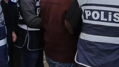 "Kırmızı bültenle aranan 7 suçlu Türkiye'ye getirildi"