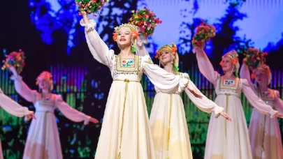 Kırgızistan'da 5. Uluslararası Çocuk Folklor Festivali başladı