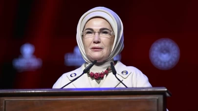 Emine Erdoğan, Dünya Ebeler Günü'nü kutladı