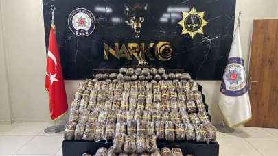 Van'da nakliye aracında 84 kilo 460 gram esrar ele geçirildi