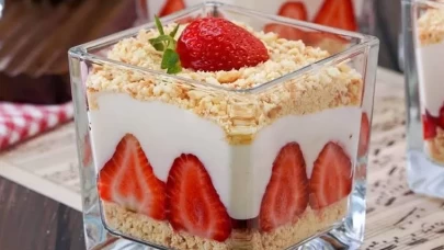 Çilekli magnolia tarifi! Yaz aylarının ferahlatıcı tatlısı