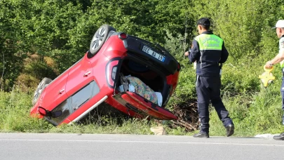 Otomobil devrildi: Biri bebek 4 kişi yaralandı