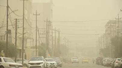 Kerkük'te kum fırtınası nedeniyle 94 kişi boğulma tehlikesi geçirdi