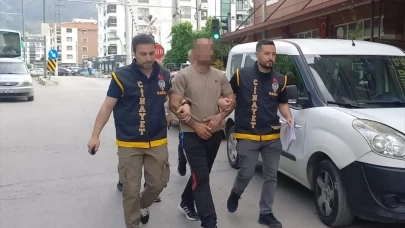 Geceyarısı vandalizm! Park halindeki araçlara zarar veren şüpheli yakalandı