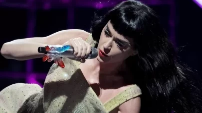 Katy Perry, konserini yarıda kesip hayranını azarladı! Sebebi ortaya çıktı