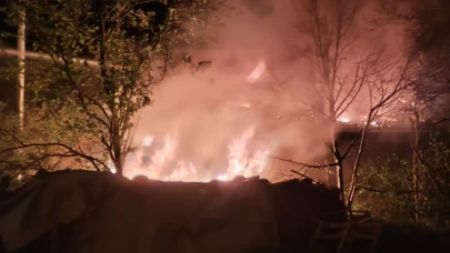 Bolu’da yatsı namazına giden adamın evi alev alev yandı