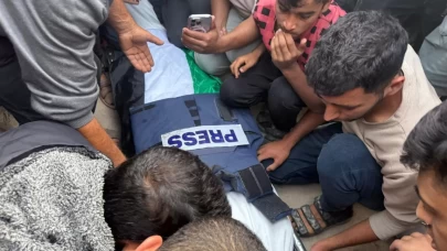 Katil İsrail'in Gazze'de öldürdüğü gazeteci sayısı 215'e çıktı