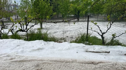 Uşak'ta sağanak ve dolu etkili oldu