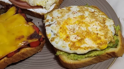 30 dakikada hazırlayabileceğiniz 3 sağlıklı kahvaltı tarifi