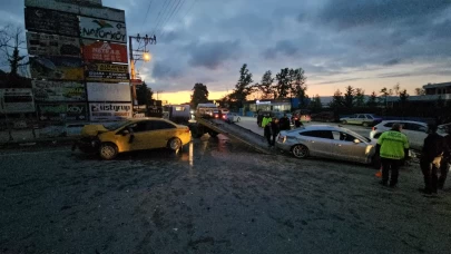 Ticari taksi ve otomobil çarpıştı: 6 yaralı