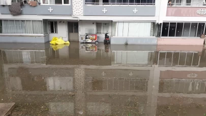 Amasya'da sağanak su baskınlarına yol açtı