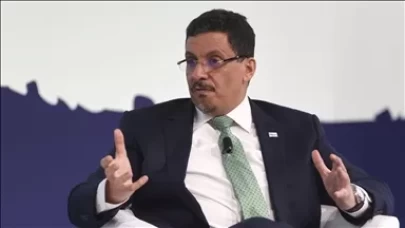 Yemen Başbakanı Mübarek istifa etti