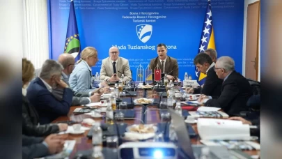 Türk medya temsilcileri Tuzla Kantonu Başbakanı'yla görüştü