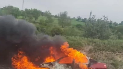 Ankara’da seyir halindeki otomobil alev topuna döndü!