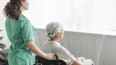 Evde Hasta Bakımı Bölümü: Evde Sağlık Hizmetlerinde Kariyer Fırsatları