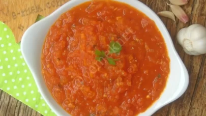 Evde Napoliten Sos Yapımı: İtalyan Esintili Lezzetin Sırrı!