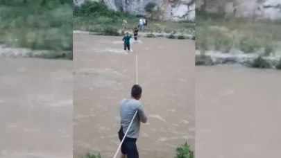 Su seviyesi yükselince kanyonda mahsur kalan 35 vatandaş kurtarıldı