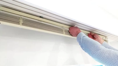 Sararan kornişlere sürün, yeni takılmış gibi görün...