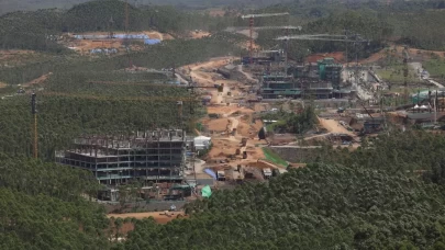 Endonezya'da 6 büyüklüğünde deprem