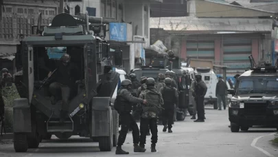 Hindistan, Pakistan'ı füzelerle vurdu! Can kaybı artıyor...