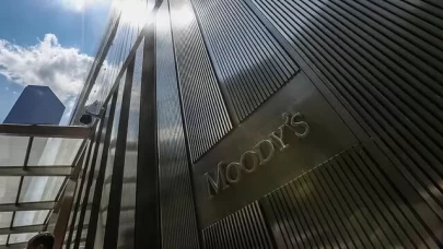 Moody's, ABD'nin kredi notunu düşürdü