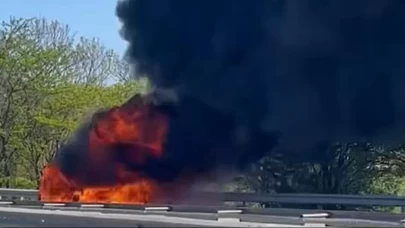 TEM Otoyolu'nda bir otomobil alev aldı!