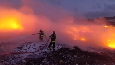 Çöp toplama merkezi alevlere teslim oldu
