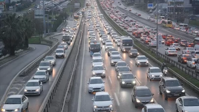 Avcılar'da zincirleme kaza trafiği yavaşlattı