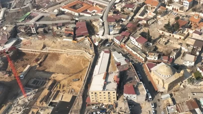 Bakan Kurum açıkladı: Tarihİ Kapalı Çarşı deprem sonrası yeniden inşa ediliyor