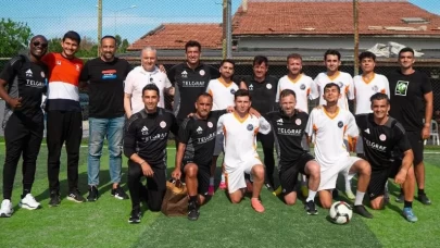 Emre Belözoğlu, üniversiteli gençlerle futbol oynadı