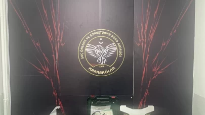 İzmir'de iş yerlerinden hırsızlık yapan 2 zanlı tutuklandı