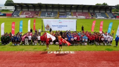 Futbol Yıldızlar Türkiye Birinciliği Düzce’de başladı
