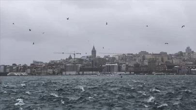 İstanbul'da sis etkisini gösteriyor