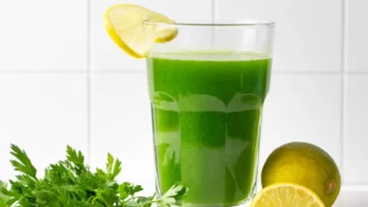 Metabolizmanızı hızlandıracak 5 dakikada hazırlanan detoks