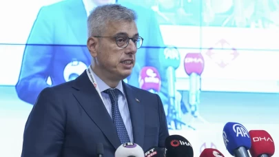 Bakan Memişoğlu'ndan gençlere çağrı: Birbirimize sarılıp güçlü olmalıyız