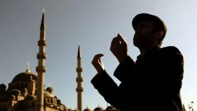 Bir Namaz Hem Kaza Hem Sünnet Niyetiyle Kılınabilir mi?