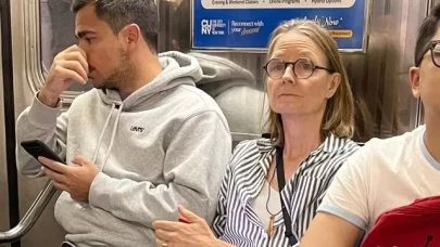 Metroda ünlü var! Oscar ödüllü Jodie Foster metroyla geziyor
