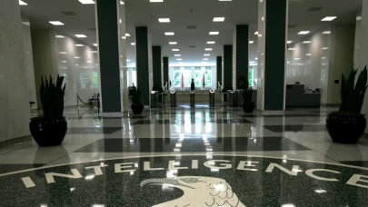 Alarm durumuna geçildi! CIA Genel Merkezi girişinde ateş açıldı