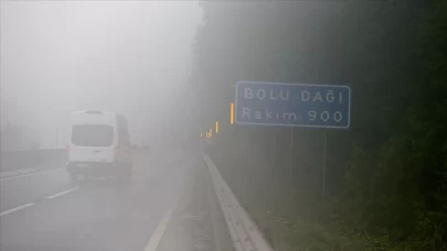 Bolu Dağı'nda sis ulaşımı etkiledi