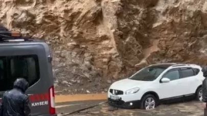 Kayseri'de heyelan: Mahsur kalan araçlar kurtarıldı
