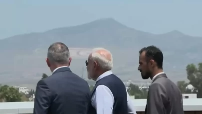 Modi, KKTC bayrağından gözlerini alamadı!